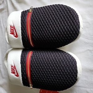 Nike Burrow Slippers